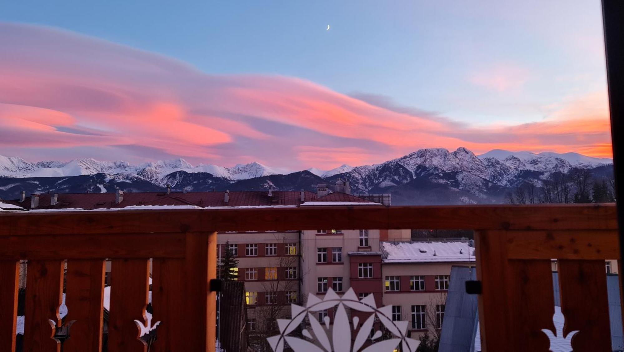 Villa Fortuna - Regionalne Apartamenty & Spa - Sauna, Grill, Jacuzzi Z Widokiem Na Tatry — Photos 1